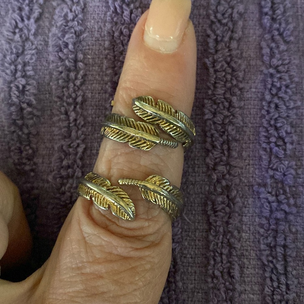 2 leaf rings